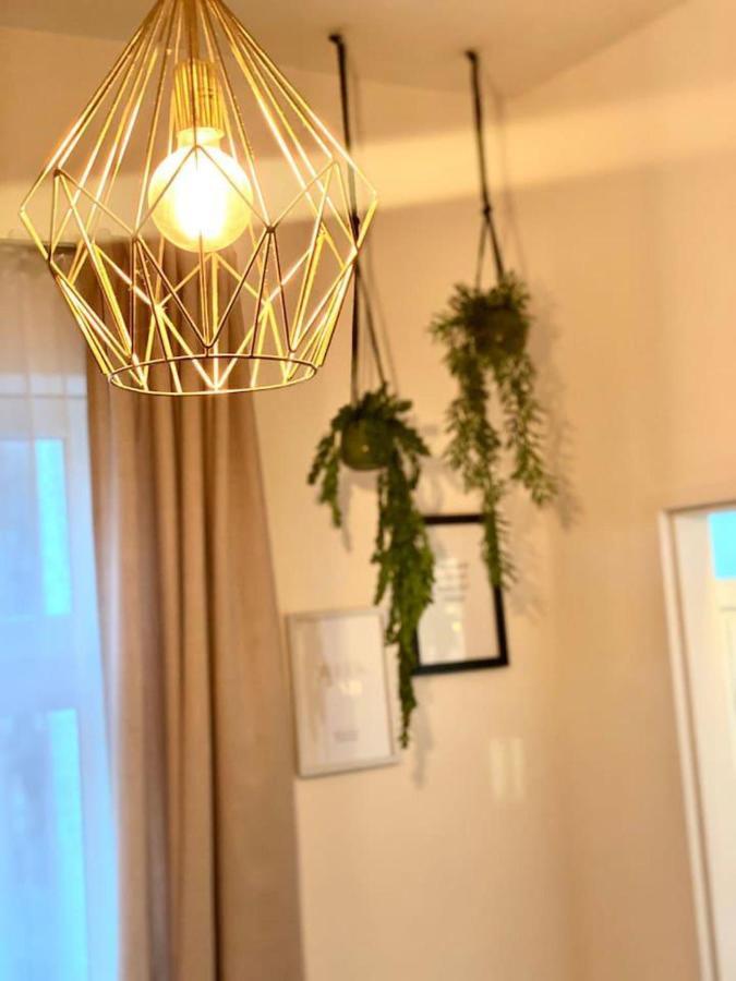 Amazonian Jungle Apartment In Vienna Exterior photo